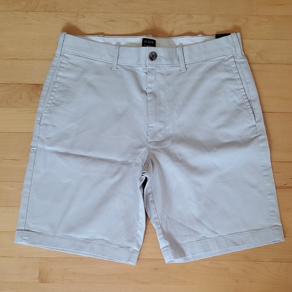J. Crew Men's Khaki Flat Front Shorts - Picture 1 of 2
